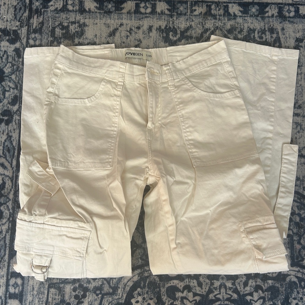 LoveGen Cream Cargo Pants. Size 7/29.